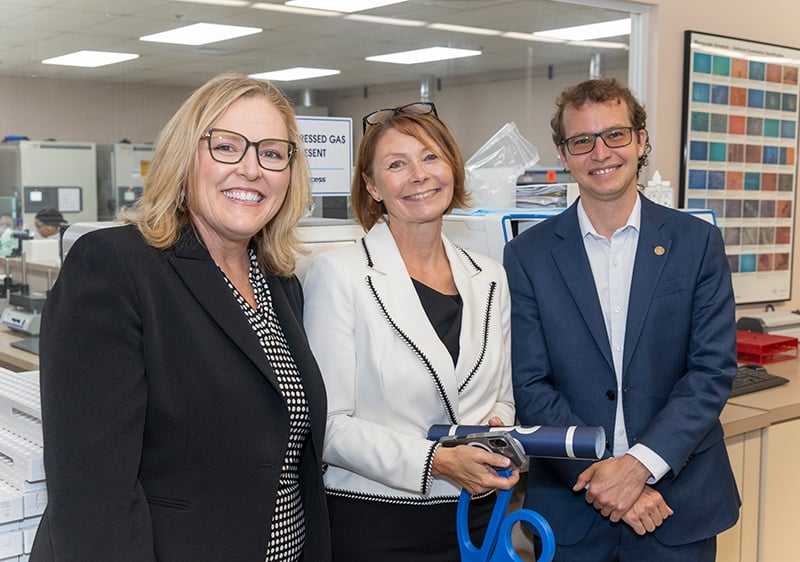 Left to right: Lisa Ourand (Customer Marketing Roche), Marie Franzino (Account Executive Roche), David Hawn (Access Medical Labs Operations Workflow Manager)